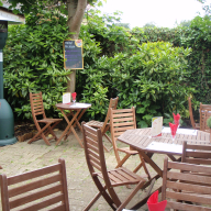 Café_des_chasseurs_Quintin_terrasse_1