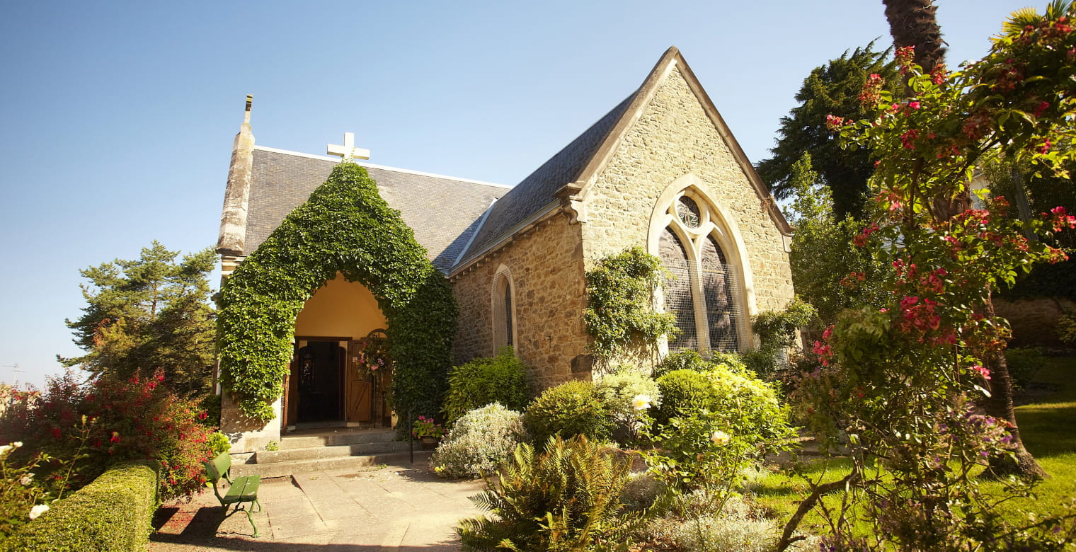 Bibliothèque anglicane Dinard - Église vue extérieure