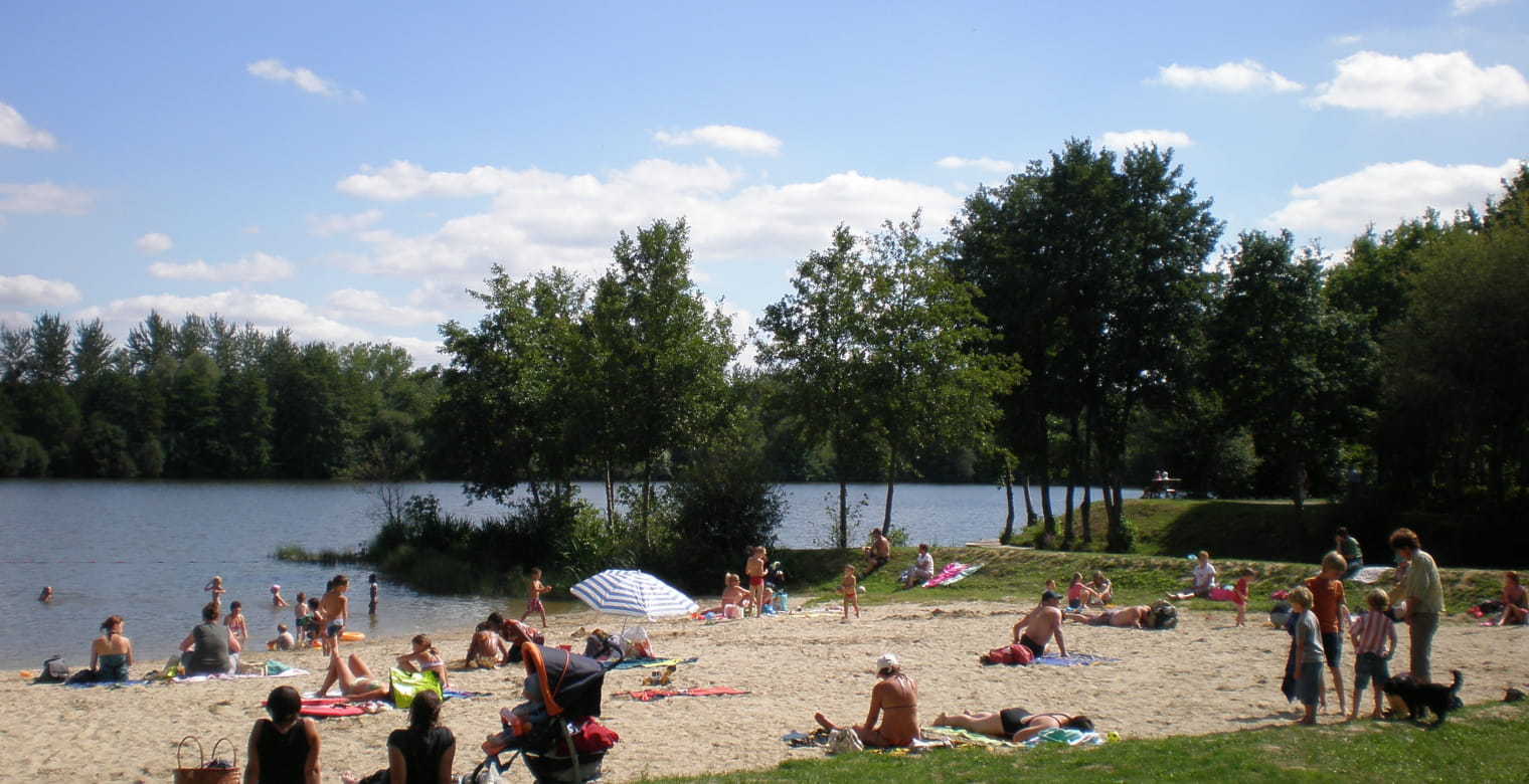 Plage de la base de loisirs de Bétineuc