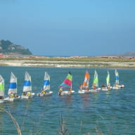 camping-ecole-de-voile-optimist