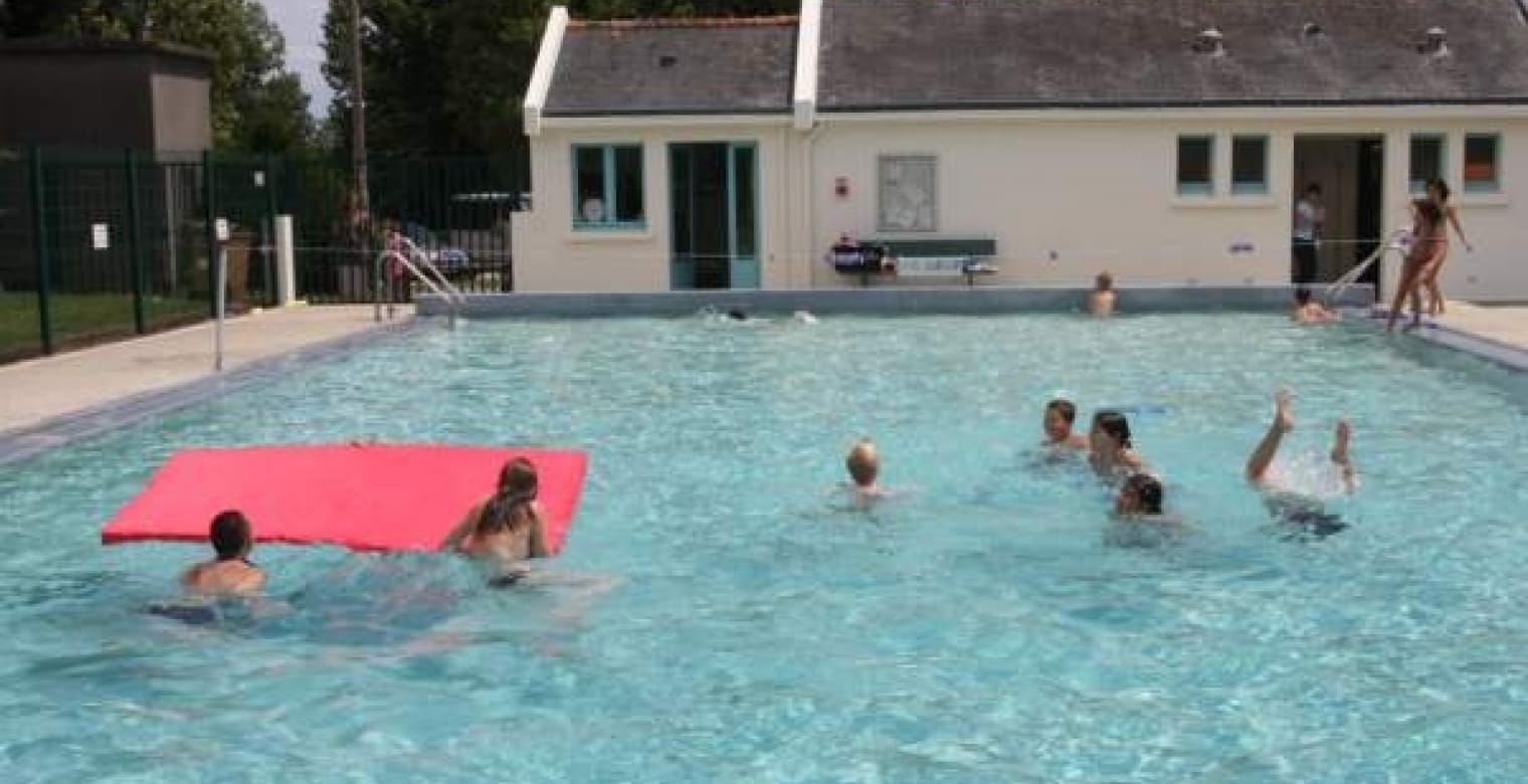 Piscine-du-Pont-d-Oust-a-Peillac