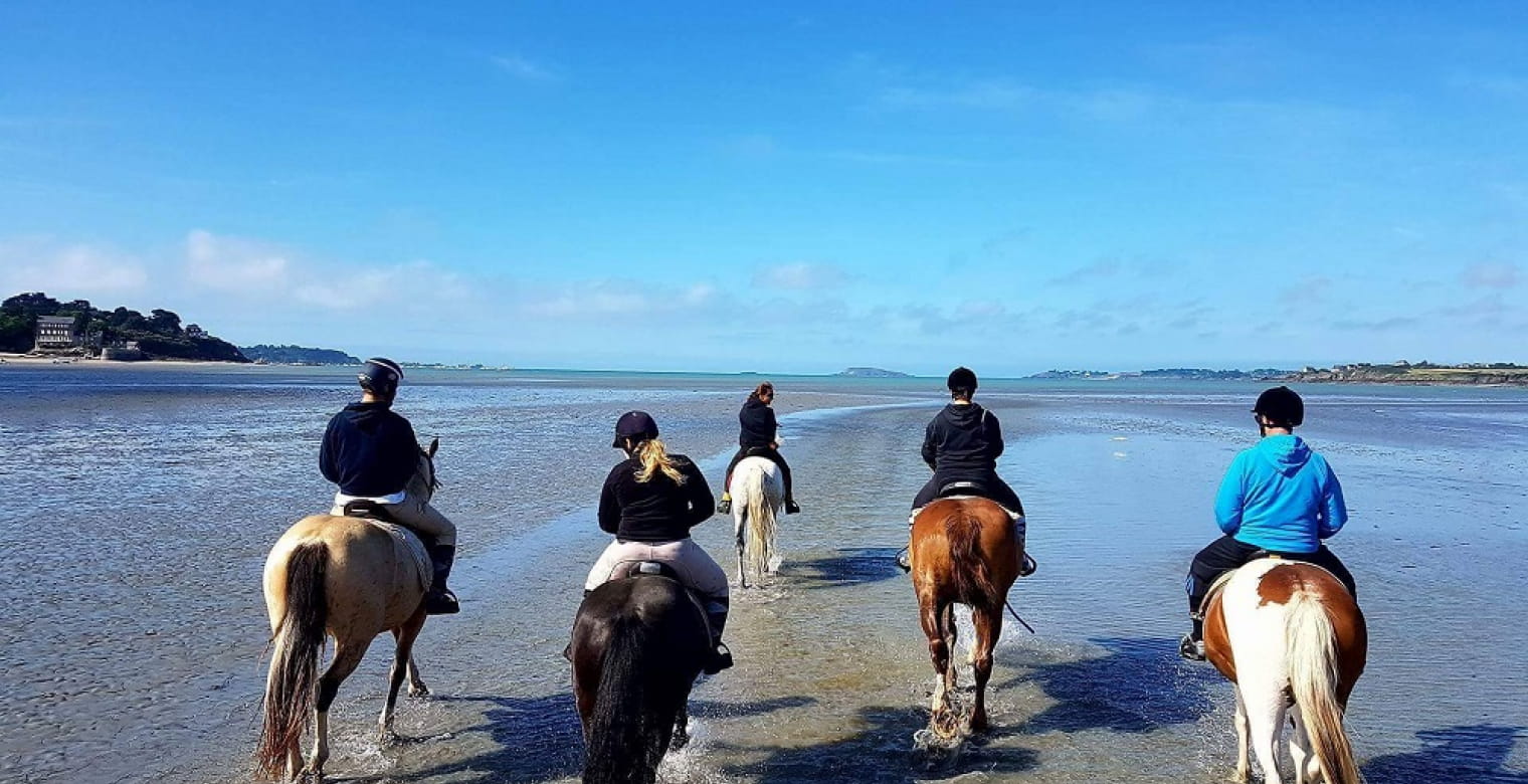 Ty-Haras-Lancieux-promenade-sur-la-plage-2