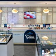 Au_Comptoir_des_Glaces_Trégueux_vitrine_1